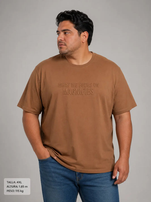 Playera Casual con Estampado de Texto en Relieve Dubrovnik