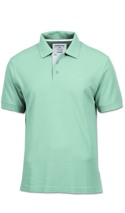 Polo de piqué Dubrovnik en color verde menta con contraste en gris perla en la carterita del cuello, botones blancos y escudo bordado de alta definición